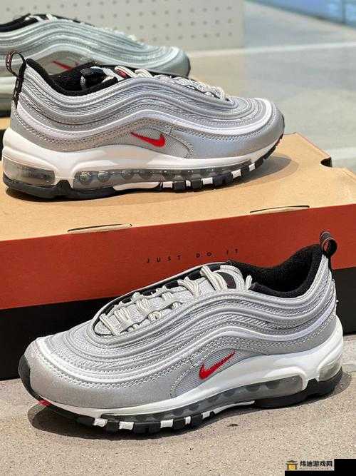 AIRMAX97杂交：经典与创新交汇的运动鞋体验