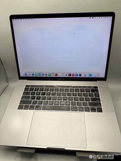 1819 岁 macbook pro 高清：强劲性能、极致便携